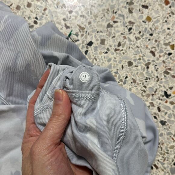 Lululemon Wunder under short 10” white camo ribbed high rise 12 - Picture 5 of 8